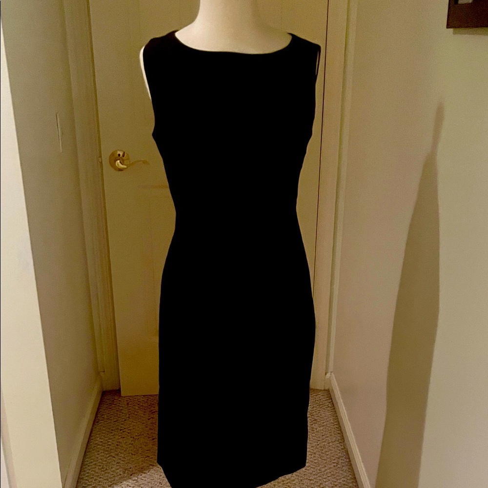 Banana Republic Classic Black Midi Dress NWOT Sz 6 . Soft light weight wool.